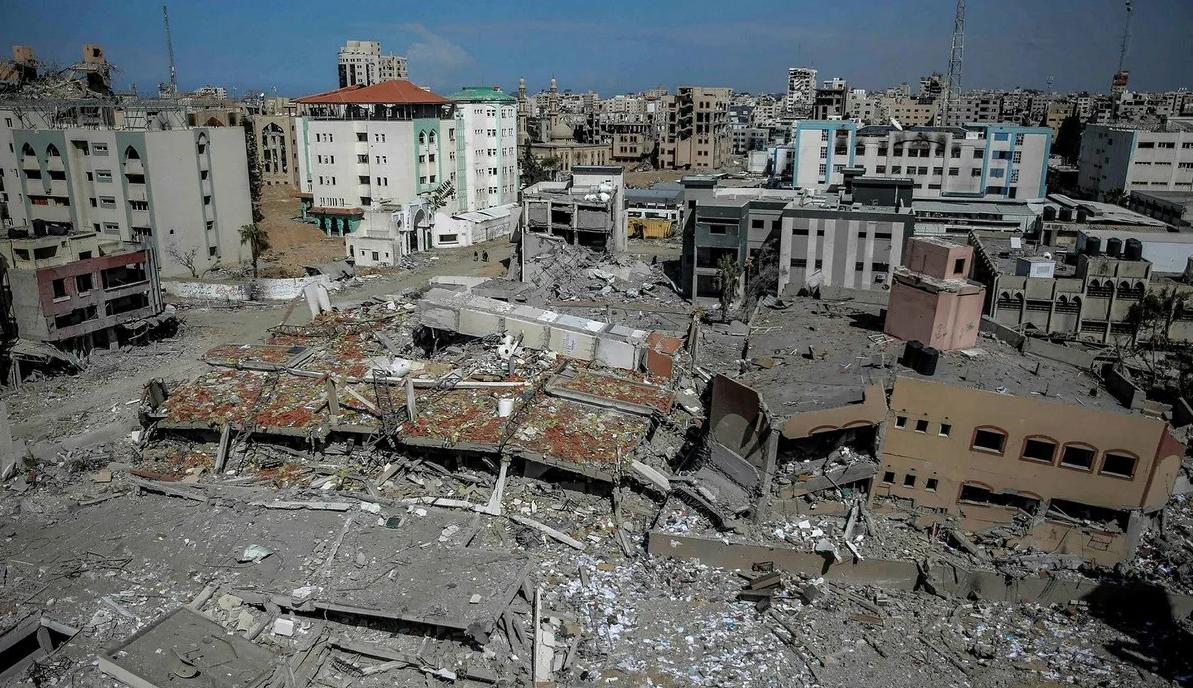 جامعة  الأقصى بعد تدميرها في مدينة غزة في الأسبوع الماضي  (نقلاً عن "هآرتس")