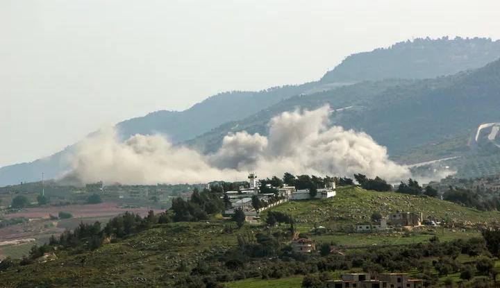  من القصف الإسرائيلي على بلدة كفركلا في جنوب لبنان في الأمس (عن "هآرتس")