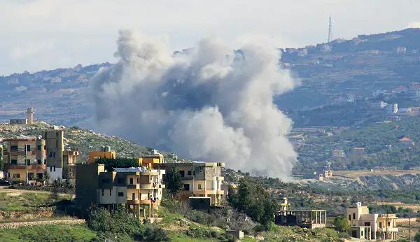 من القصف الإسرائيلي على جنوب لبنان  (نقلاً عن "يسرائيل هَيوم")